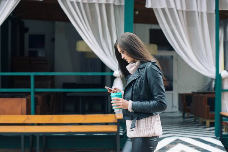 Dating mit einem mädchen, das du online getroffen hast